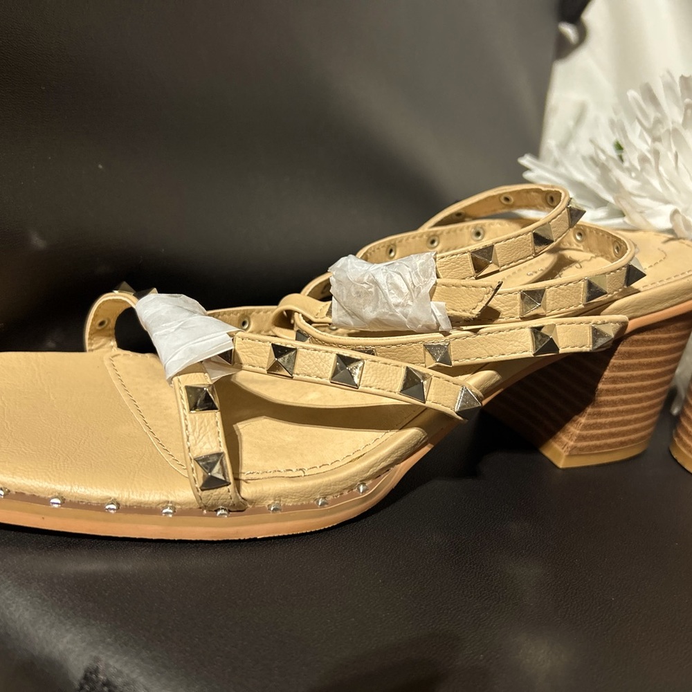 Sandals - Picture 3 of 3